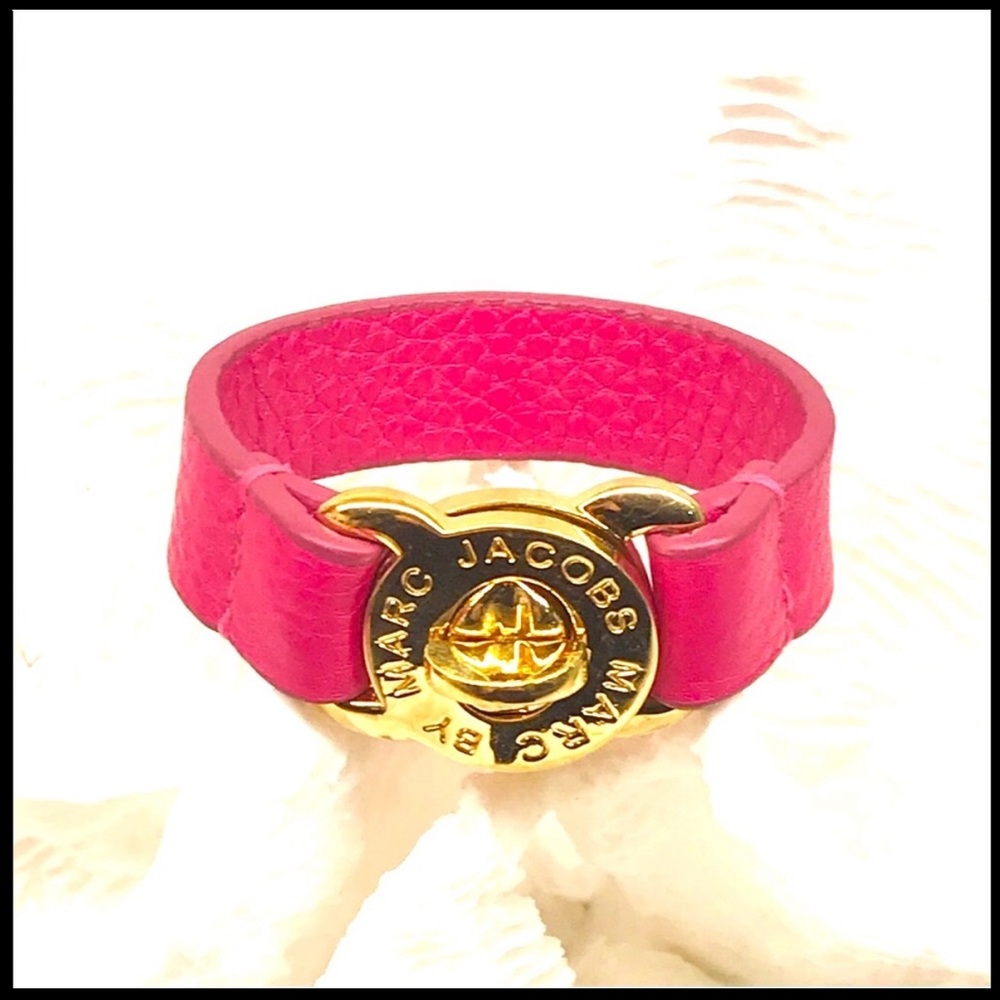 Marc by Marc Jacobs Turnlock Bracelet - Picture 2 of 6